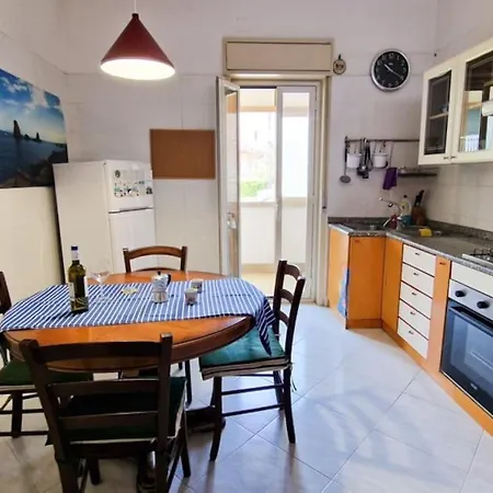 Sicilian Gallery Apartment *